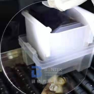 نسبة المنشطات المخصصة LiNbO3 Wafer MgO Er Fe Doped Optical أو SAW Grade