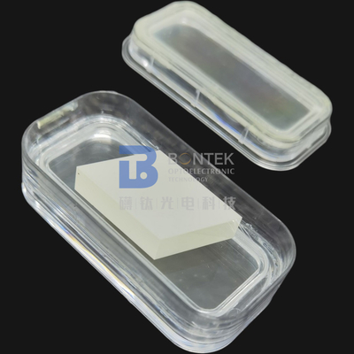 رقاقة Roughness Ra 1nm LiNbO3 في 4 '' 6 '' 8 '' مخدر من الدرجة البصرية أو درجة SAW
